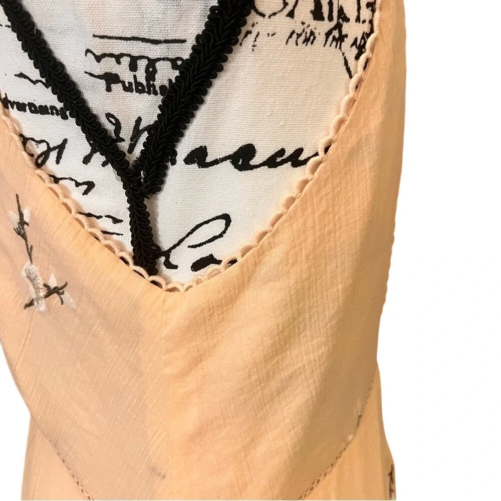 BB Dakota‎ Haleigh Peach Low Neck and Back Embroidered Midi Dress Women's Size 6